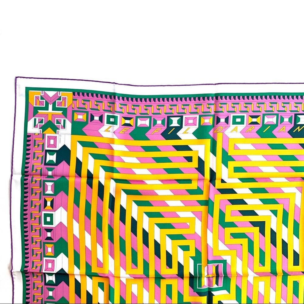 ❌SOLD❌Hermès Silk Scarf - Picture 6 of 7